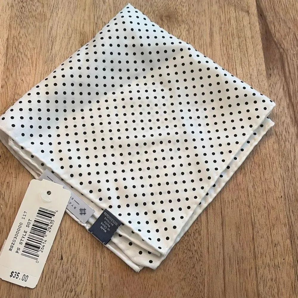 NWT Ryan Seacreast 100% silk black-and-white polkadot patterned pocket square me